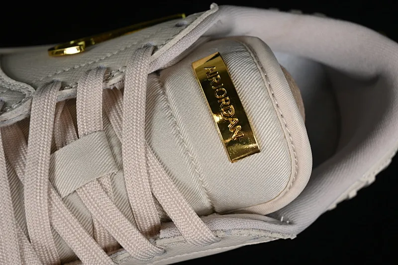 All categories Air Jordan Jordan series basketball shoes Air Jordan 1 Low Air Jordan 1 Low "Method of Make" AJ1 Joe 1 white gold low-top cultural and leisure sports shoes FN5032-200